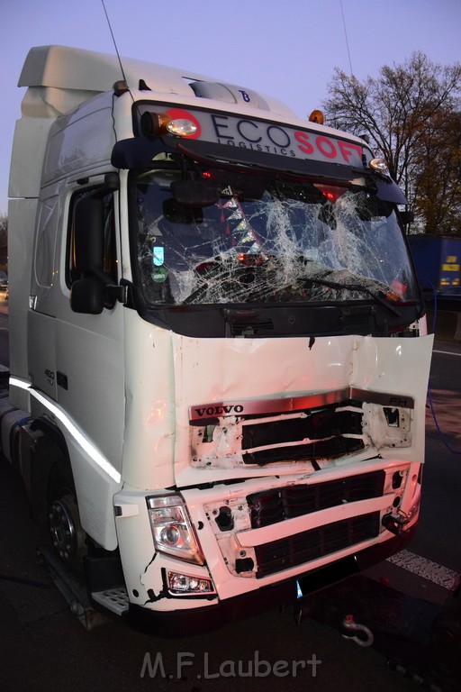 VU LKW A 4 Rich Aachen hinter Rodenkirchener Bruecke P56.JPG - Miklos Laubert